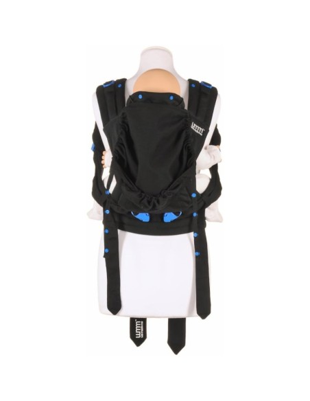 mochila-portabebes-pao-papoose-midnight-black-we-made-me-3.jpg – Posición frontal ergonómica.