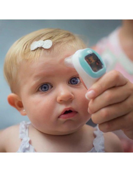 termometro-contacto-thermotalk-plus-miniland-4.jpg – Uso en el oído.