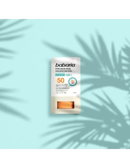 Textura ligera y no grasa del Stick Solar Facial SPF50+ Babaria