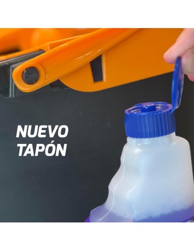 kh7-desic-insecticida-limpiasuelos-750ml-4.jpg – Uso en terrazas y exteriores.