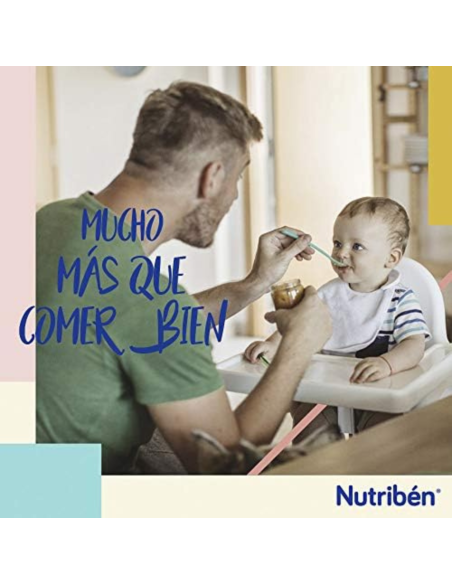papilla-innova-8-cereales-00-nutriben-3.jpg – Cuchara con papilla cremosa.