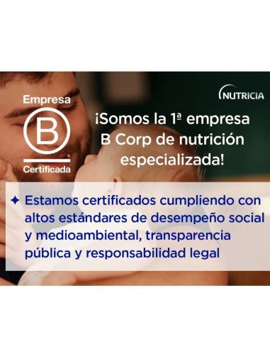 almiron-advance-1-800g-9.jpg – Imagen lifestyle con bebé y biberón.