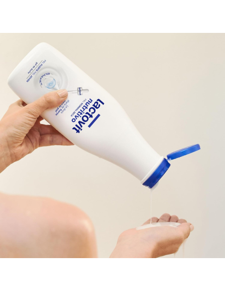 lactovit-gel-bano-nutritivo-550ml-3.jpg – Textura del gel sobre la piel.