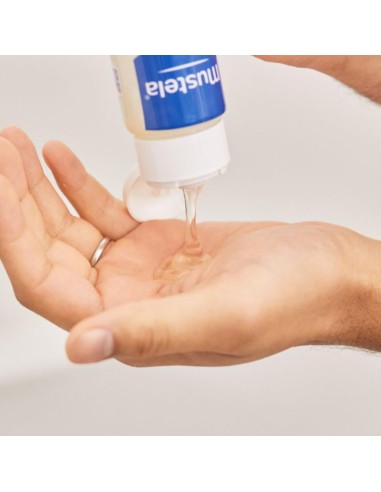 champu-suave-200ml-mustela-2.jpg – Textura ligera y transparente.