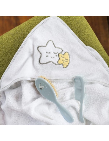 set-cepillo-peine-cerdas-naturales-babyono-3.jpg – Peine BabyOno con puntas redondeadas.