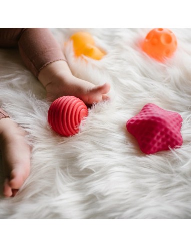 Vista superior pelotas BabyOno con diferentes colores y formas