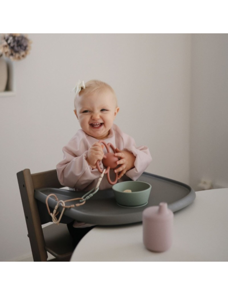 Babero con mangas estampado arcoíris Mushie