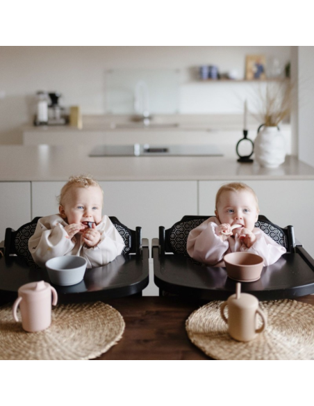 Babero con mangas estampado arcoíris Mushie