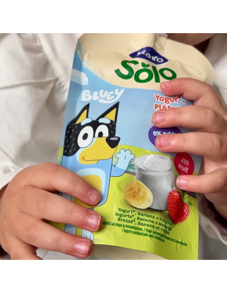 pouch-yogurt-platano-fresa-hero