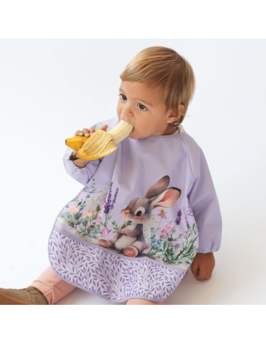 babero-impermeable-lavanda-kiokids-detalle-bolsillo