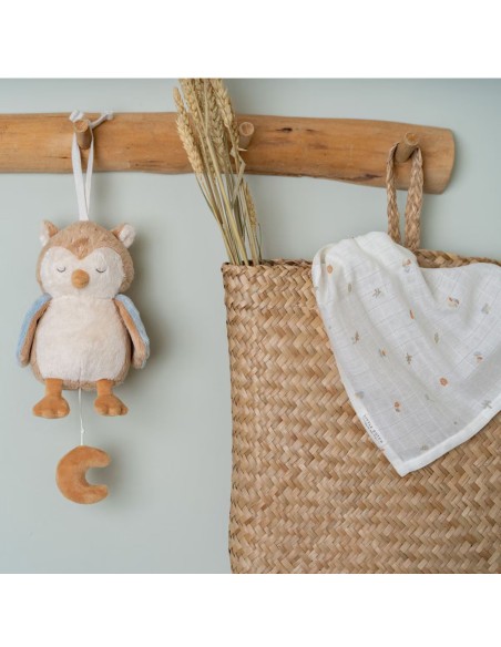 Detalle del búho musical Little Dutch con cuerda para melodía de cuna