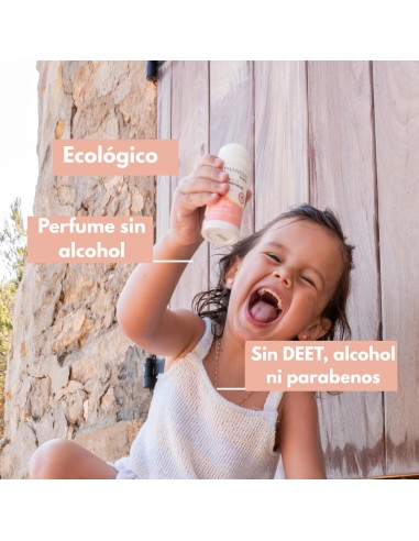 anti-mosquitos-bebe-roll-on-30ml-alphanova-3.jpg – Aplicación directa en la piel.