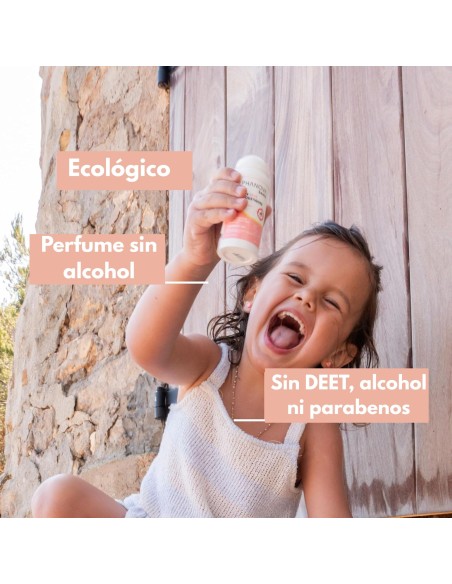 anti-mosquitos-bebe-roll-on-30ml-alphanova-3.jpg – Aplicación directa en la piel.