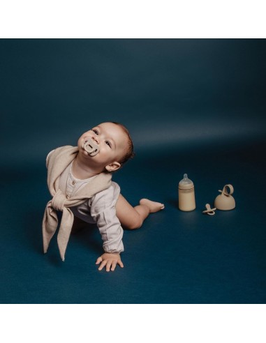 chupete-silicona-anatomica-sxpro-essence-0-6m-suavinex-2.jpg – Vista lateral con tetina anatómica.