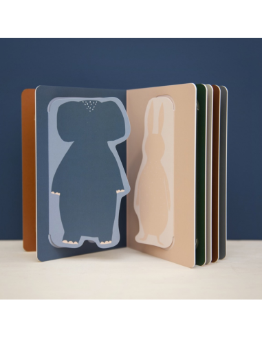 libro-con-solapas-all-animals-trixie-3.jpg – Texturas y colores interiores.