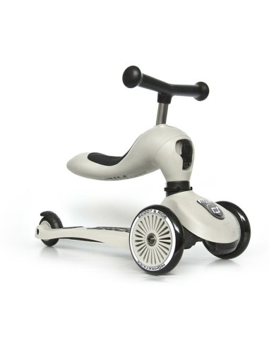 patinete-2-en-1-highwaykick-1.jpg – Vista frontal en modo patinete.