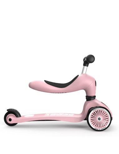 patinete-2-en-1-highwaykick-3.jpg – Niño usándolo en modo asiento.