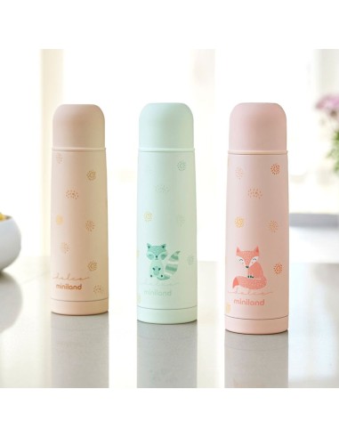 termo-liquidos-verde-350ml-miniland-6.jpg – Imagen de ambiente en paseo.