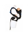 mochila-portabebes-pao-papoose-midnight-black-we-made-me-1.jpg – Vista frontal completa del portabebés.